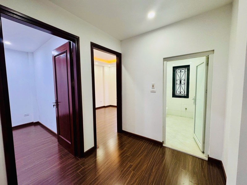 Bán nhà Phố Trạm,Long Biên 5 tầng,40m,mt7m gần oto nhỉnh 7 tỷ - Ảnh 5